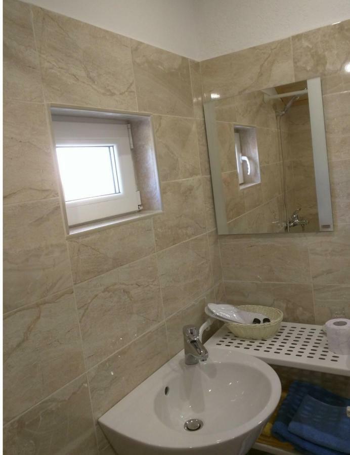 Guest House Ezerets Bagian luar foto